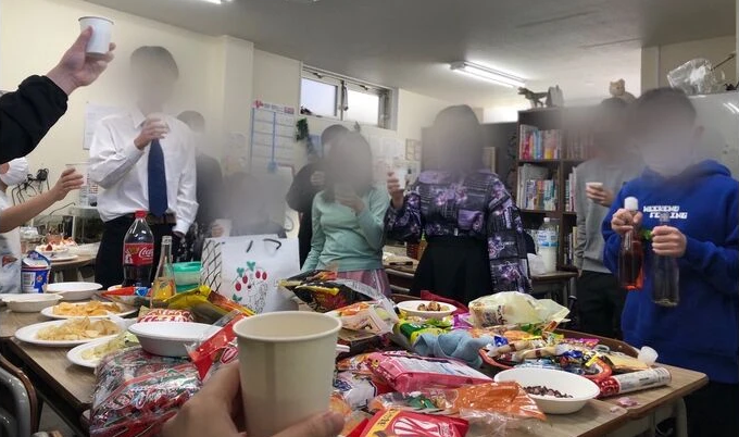 【東京都・滝野川高等学院】クリスマス会を開催